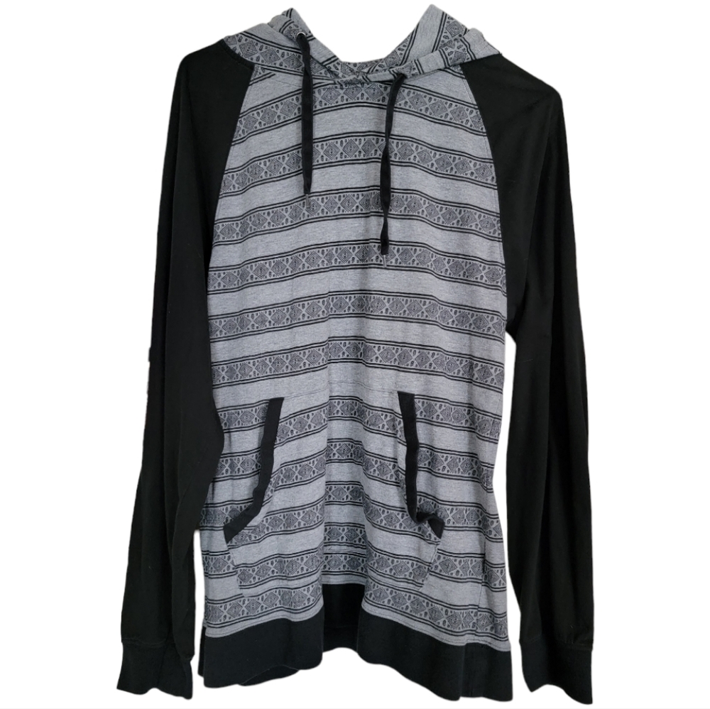 Beautiful Giant Men's Hooded Long Sleeve Pull Over Size Large